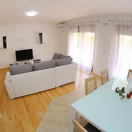 Borik 86 Apartman *